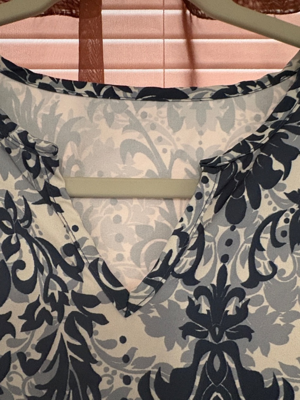Blue White Damask V-Neck Loose Tunic Cap Sleeve Shift Sheath Dress M LIKE NEW - Picture 3 of 5